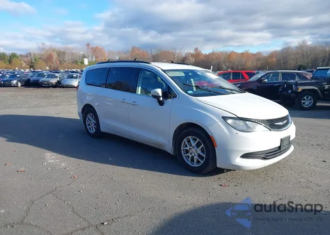 2020 Chrysler Voyager Lxi из США, поврежденный, VIN 2C4RC1DG0LR148591